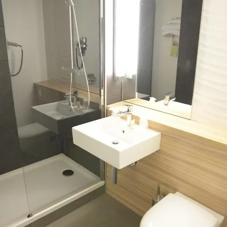 Hotel Campanile Sete - 3*